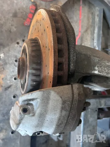 спирачки апарати и дискове винтилирани w213 E class AMG , снимка 4 - Части - 49585913