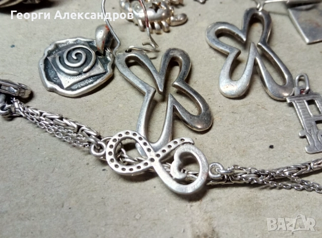 КОЛЕДНА РАЗПРОДАЖБА - Лот СРЕБЪРНИ БИЖУТА 83гр СРЕБРО 925 Пръстен Кръст Обеци Колие Гривна Медальон, снимка 8 - Бижутерийни комплекти - 51692522