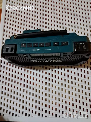 Акумулаторно радио Makita MR052 (12V max CXT) , снимка 4 - Радиокасетофони, транзистори - 55710452