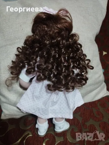 Продавам красива керамична кукла , снимка 2 - Кукли - 48448192