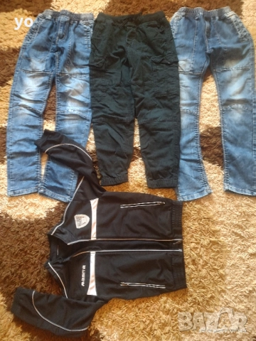 Лот три чифта дънки и суитчър плюс пантофи и къси панталонки 