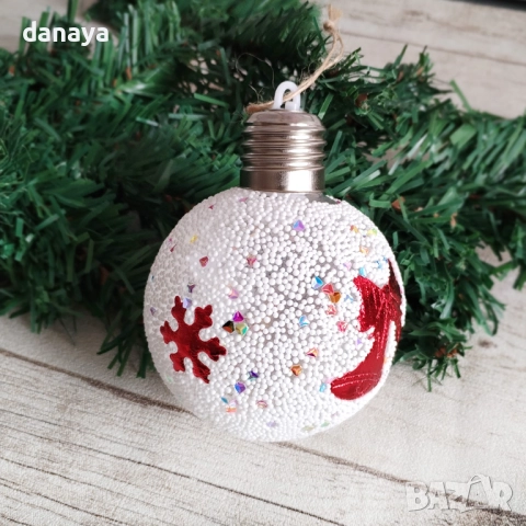 6202 Светеща коледна топка за елха с декорация панделка и снежинка, 8 см, снимка 3 - Декорация за дома - 52690571