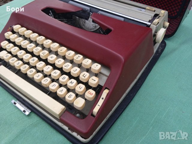 Пишеща машина БДС, снимка 4 - Други ценни предмети - 35666653