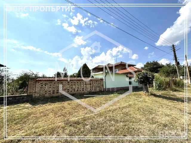 Продава се двуетажна обзаведена къща в с. Кардам, обл. Търговище, снимка 8 - Къщи - 56130540