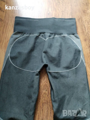 Gymshark - дамски фитнес клин S, снимка 7 - Клинове - 50583953