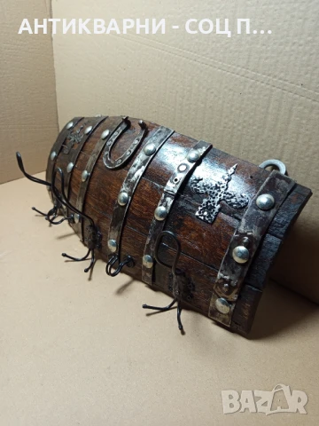 Стара Ръчно Изработена Дървена Закачалка От Дъбово Буре.