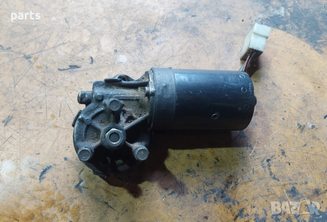 Моторче Предни Чистачки Мерцедес Спринтер (Ж) - VW LT - 0390241345, снимка 2 - Части - 52046972