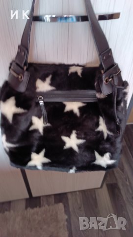 Черна чанта , снимка 2 - Чанти - 44216980