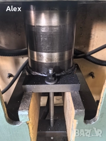 Търся работа за тази преса 60т хидравлична , снимка 10 - Други - 53159308