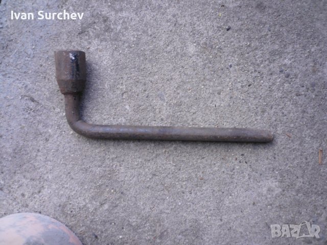 КЛЮЧ ЗА ГУМИТЕ ЗА БУС НОМЕР 30 ОРИГИНАЛЕН, снимка 17 - Бусове и автобуси - 40898730