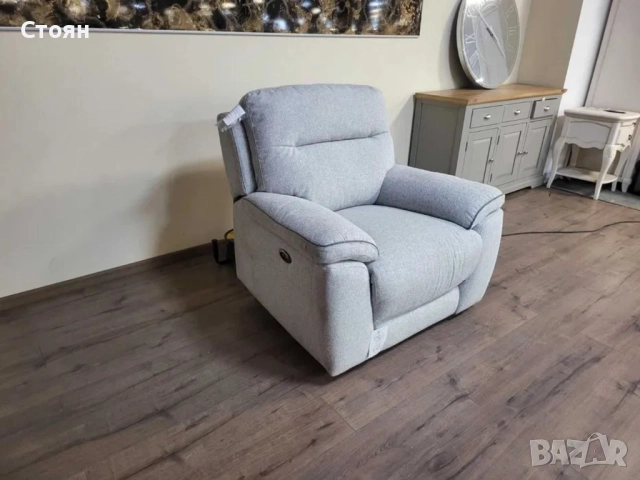 Светло сив фотьойл от плат с електрически релаксиращ механизъм, снимка 4 - Дивани и мека мебел - 51955036