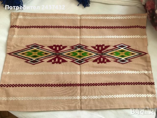 Ръчно бродирани калъфки, снимка 5 - Декорация за дома - 31453430