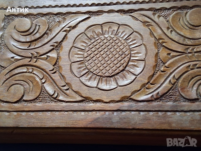 Красива Стара Дървена Кутия с Дърворезба от Соца / 1978 год., снимка 4 - Други ценни предмети - 53412544