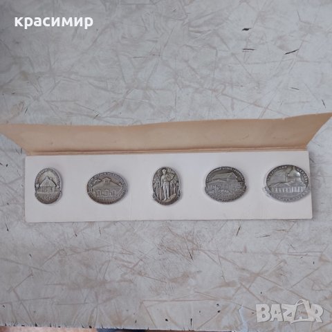 Сувенири значки Русия. Цената е за лота. 
