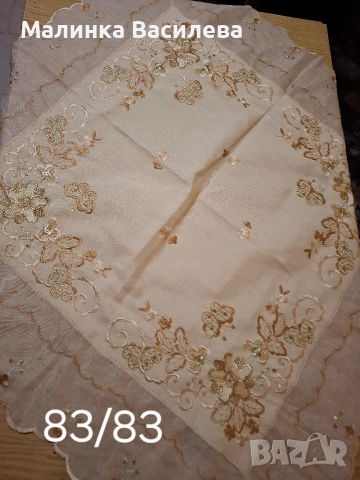 Бродирана покривка , снимка 10 - Гоблени - 52917830