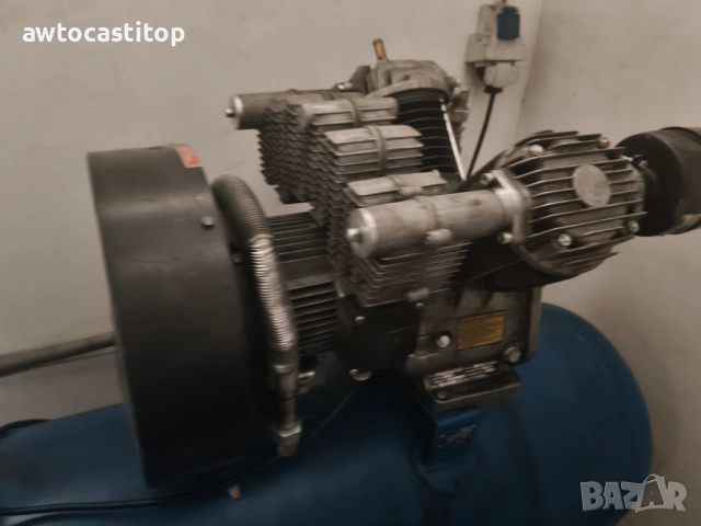 компресор 300 литра трифазен работи перфектно 