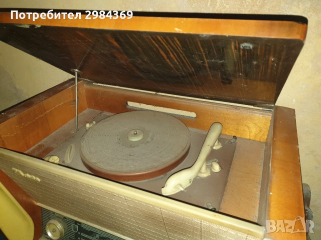 Радиограмофон ЛАТВИЯ с платнен калъф, снимка 4 - Колекции - 39483186