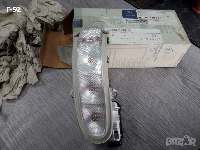 A2038200121**NEU**MERCEDES-BENZ**W203**МИГАЧ ЗА ЛЯВО ОГЛЕДАЛО **, снимка 3 - Части - 36277220