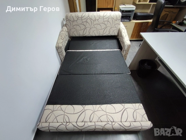 Разтегателен Диван (сгънат 140/90/80см.) Като НОВ, снимка 8 - Дивани и мека мебел - 52264221