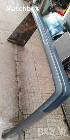 Задна броня за Мерцедес 124 седан, снимка 4 - Части - 46158137