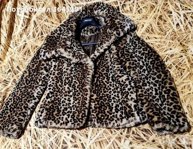 Топло зимно тигрово палто ,с голяма яка. Размер S 