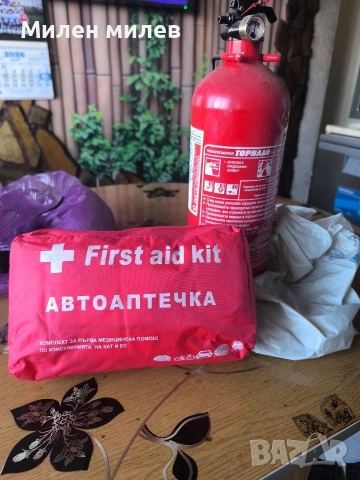 Продавам пожарогасител и аптечка за кола , снимка 2 - Аксесоари и консумативи - 53848623