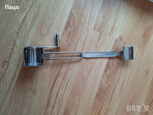 Орехомелачка  Ръчна мелничка за орехи и ядки, снимка 5 - Други - 53450560