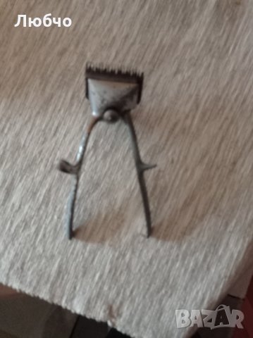 Стара ръчна машинка за подстригване, снимка 2 - Антикварни и старинни предмети - 35852005