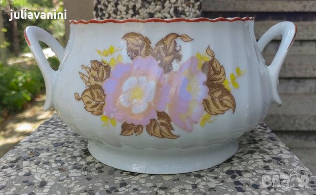 Порцеланов супник 