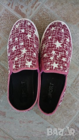 Обувки от плат- червени на бели звездички , снимка 1