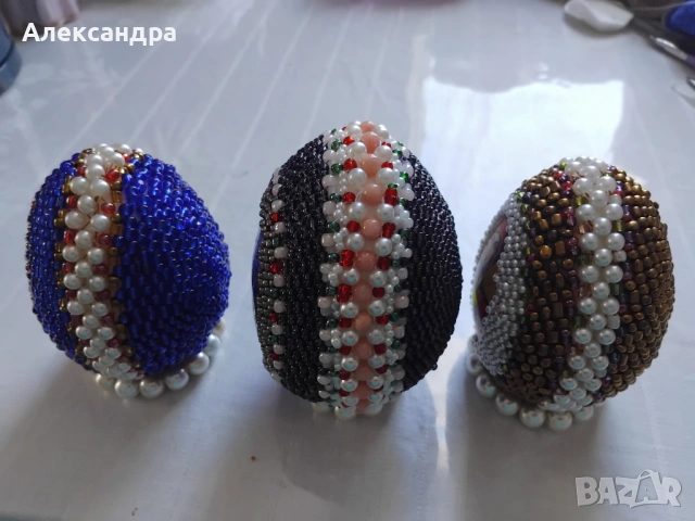 Ръчно ушити великденски яйца с икони, снимка 5 - Декорация за дома - 53130744