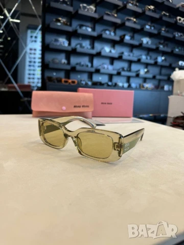 очила с черен обикновен калъф с ув защита ray ban miu miu , снимка 14 - Слънчеви и диоптрични очила - 50731613