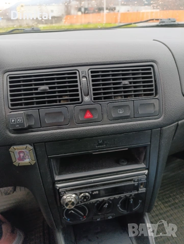 Продавам Golf 4 Газ,-Бензин, снимка 6 - Автомобили и джипове - 53387799