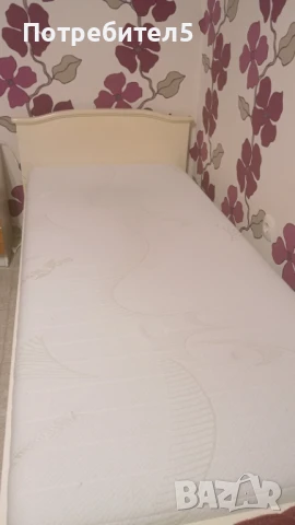 Единично бяло легло