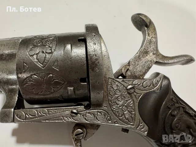 Уникален револвер/пистолет, снимка 8 - Антикварни и старинни предмети - 49182108