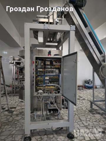 Вертикална пакетираща машина (VFFS) – реновирана, отлично състояние, снимка 11 - Индустриална техника - 52997481