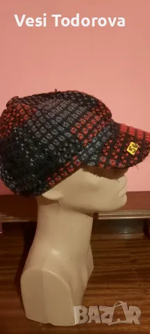 Дамски зимни шапки , снимка 5 - Шапки - 56275249