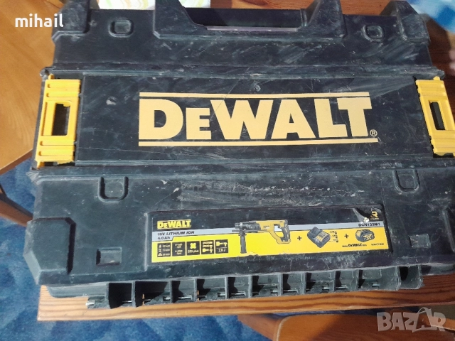 Биеща дрелка (Hamer drill)  DEWALT DCH133M1, снимка 2 - Бормашини - 51862900