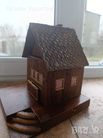 Дървена къщичка - табакера, снимка 2 - Антикварни и старинни предмети - 52869165
