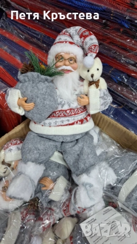 Технически характеристики   Материали: текстил, пластмаса; декорация от елхови клонки и шишарка Разм