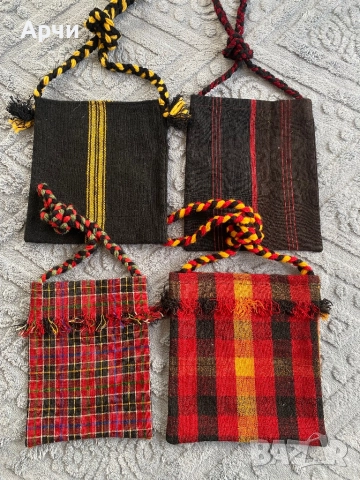 Малки коледни торбички от ръчно тъкан вълнен и памучен плат, снимка 4 - Други - 52708352