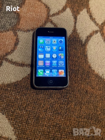 Продавам iPhone 3GS 