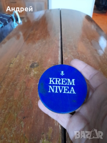 Стара кутия от крем Нивеа,Nivea #3, снимка 2 - Други ценни предмети - 52906308