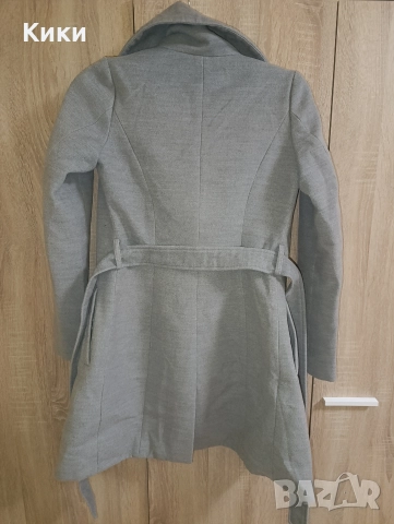 Палто Mohito (34) с висока яка, цип и колан, С КОМЕНТАР на ЦЕНАТА! , снимка 4 - Палта, манта - 48000240