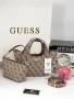 GUESS дамска чанта, снимка 7