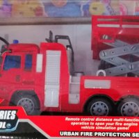Детска пожарна кола с дистанционно управление и повдигащ стълб, звук и светлини, снимка 1 - Коли, камиони, мотори, писти - 38941590