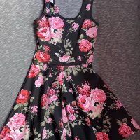 Къса рокля на цветя, снимка 2 - Рокли - 40887218