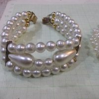 Комплект от изкуственни перли /гердан, гривни-2 бр. и обеци/, снимка 12 - Бижутерийни комплекти - 40725998