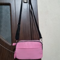 Розова чанта БАРБИ Crossbody-30лв.НОВА, снимка 1 - Чанти - 41830597