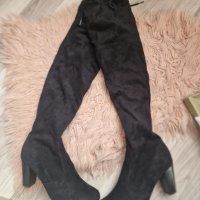 Елегантни черни велурени чизми - 55,00лв., снимка 1 - Дамски ботуши - 44343690